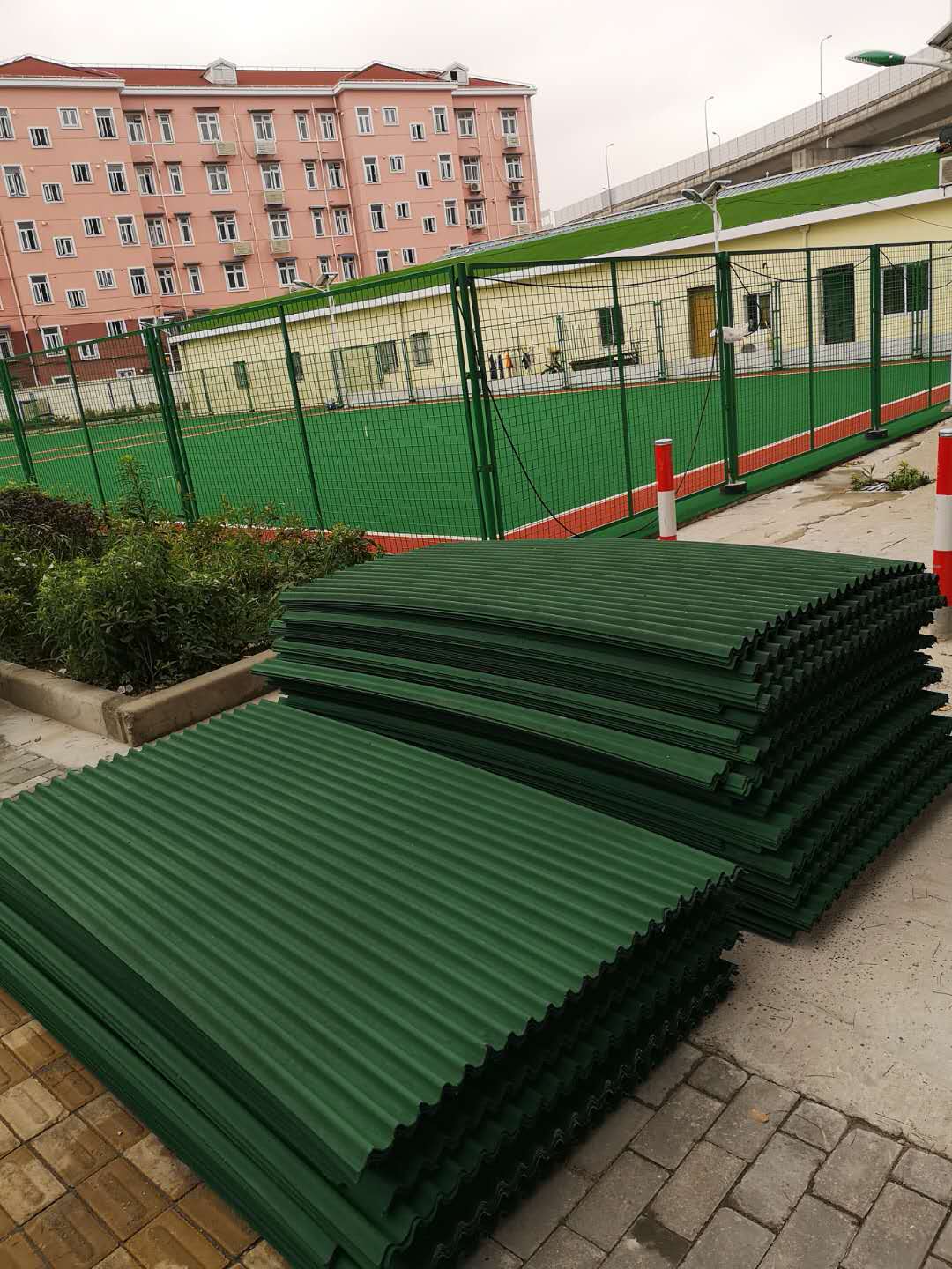 ��ɫ����������